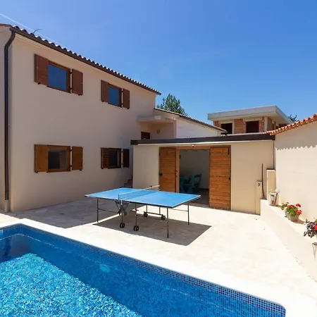 Beautiful Cissana With Private Pool Near The * Peroj