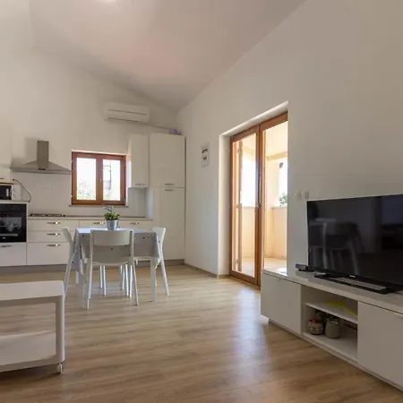 Villa Beautiful Cissana With Private Pool Near The