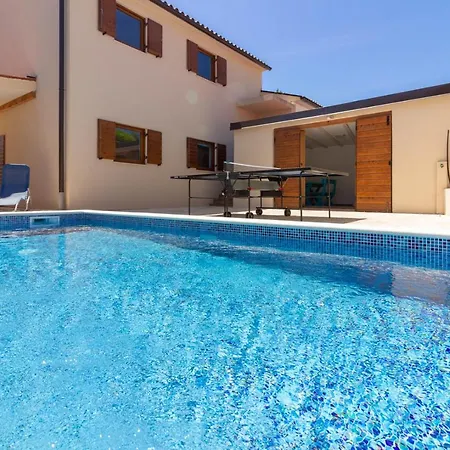 Beautiful Cissana With Private Pool Near The Villa *