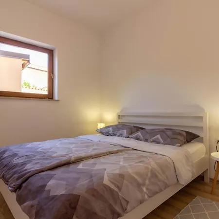Villa Beautiful Cissana With Private Pool Near The Peroj