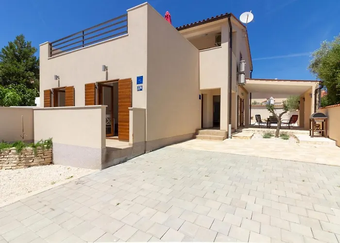 Beautiful Cissana With Private Pool Near The By Wiibuk Villa Peroj